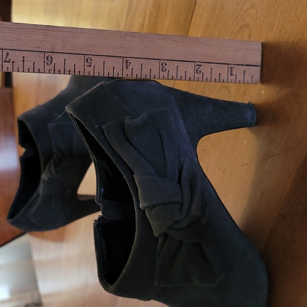 Grey heels - Picture 2 of 6